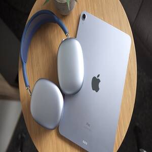 AirPods Max 2 به جای دکمه چرخان از کنترل های لمسی استفاده می کند